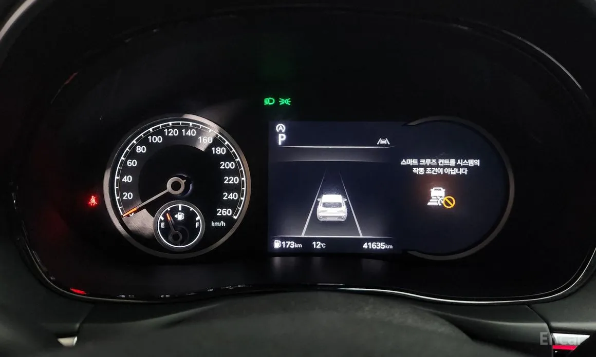 Photo 8 - Genesis GV70