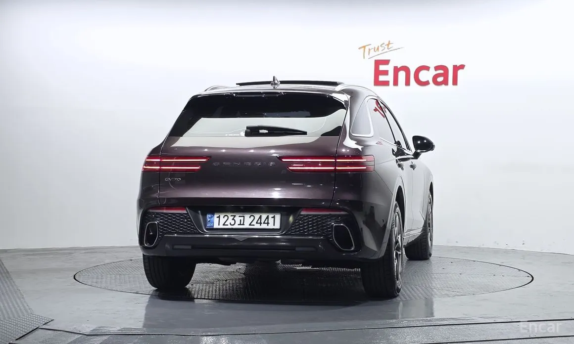 Photo 4 - Genesis GV70