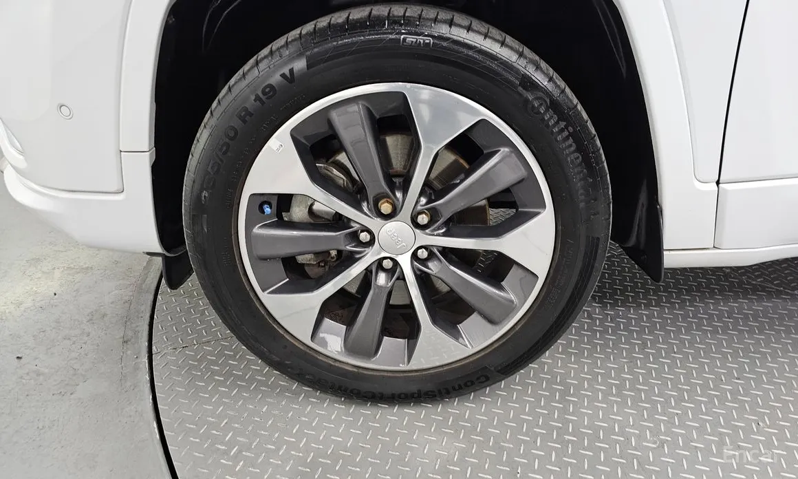 Фото 5 - Jeep Cherokee