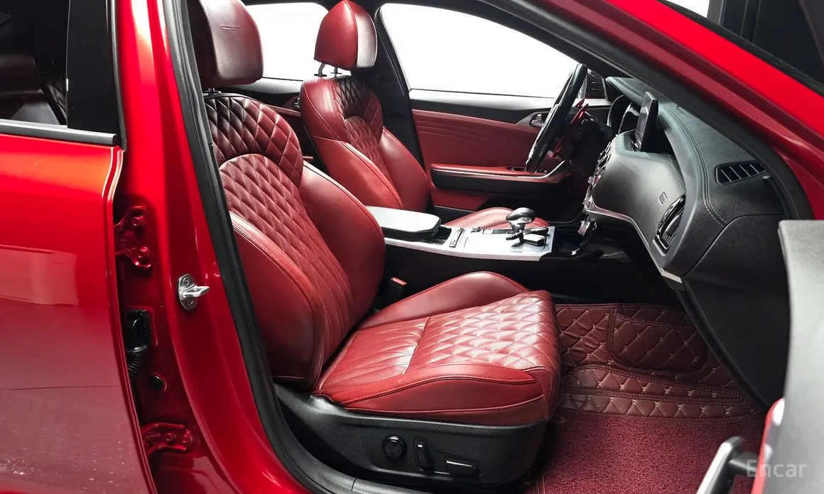 Фото 11 - Kia Stinger