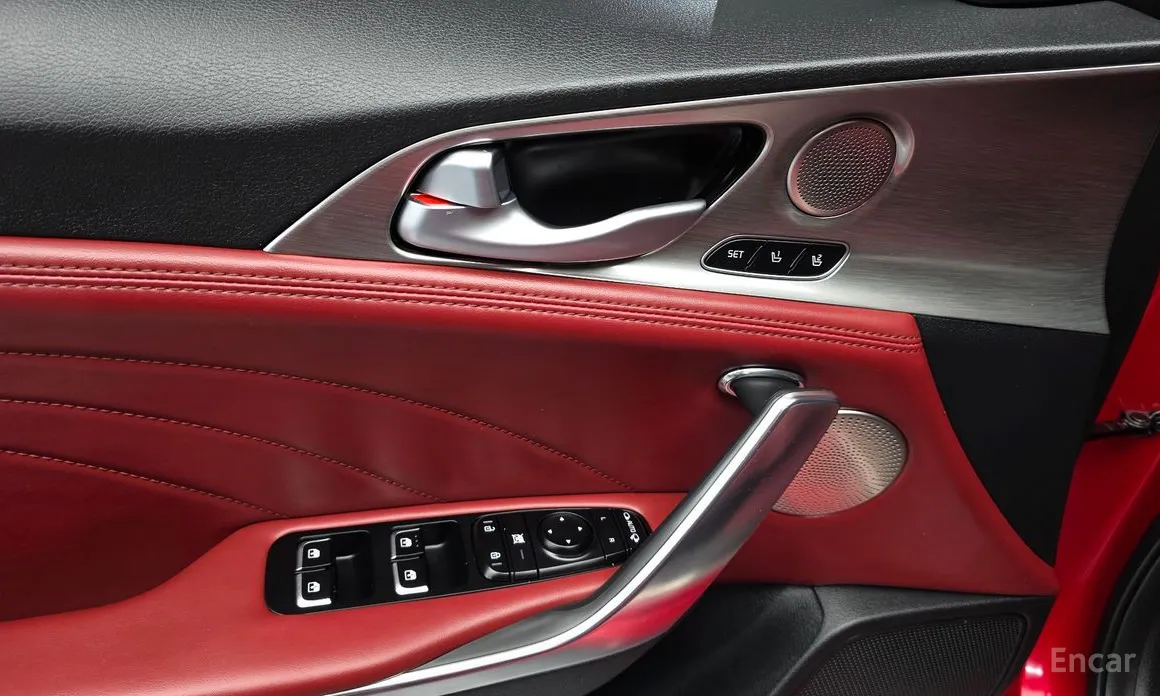 Фото 17 - Kia Stinger