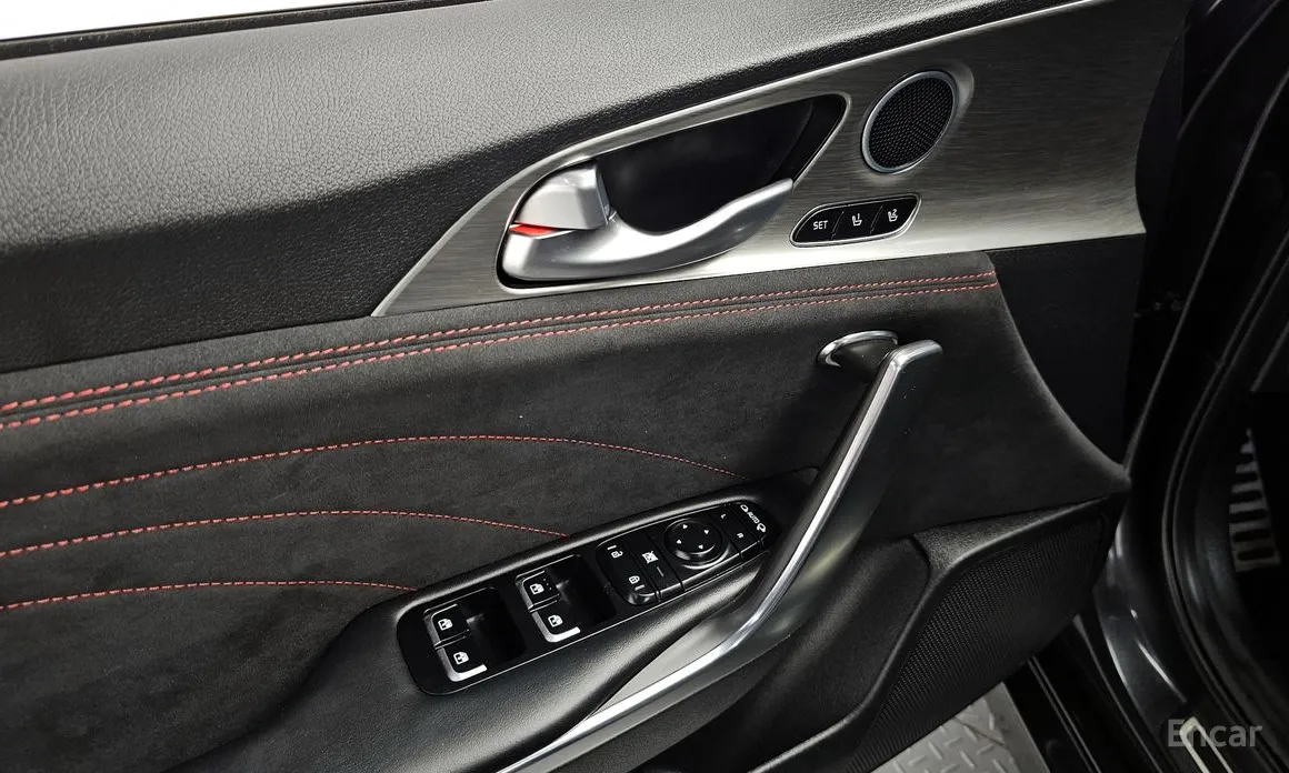 Фото 19 - Kia Stinger