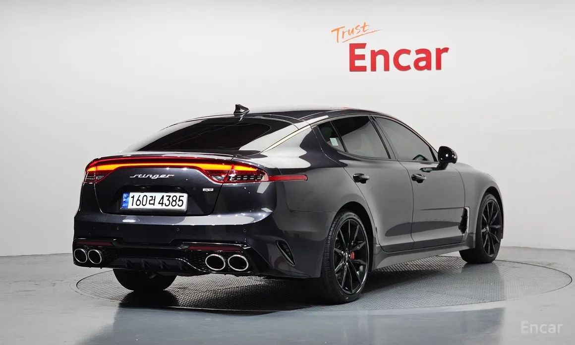 Фото 2 - Kia Stinger