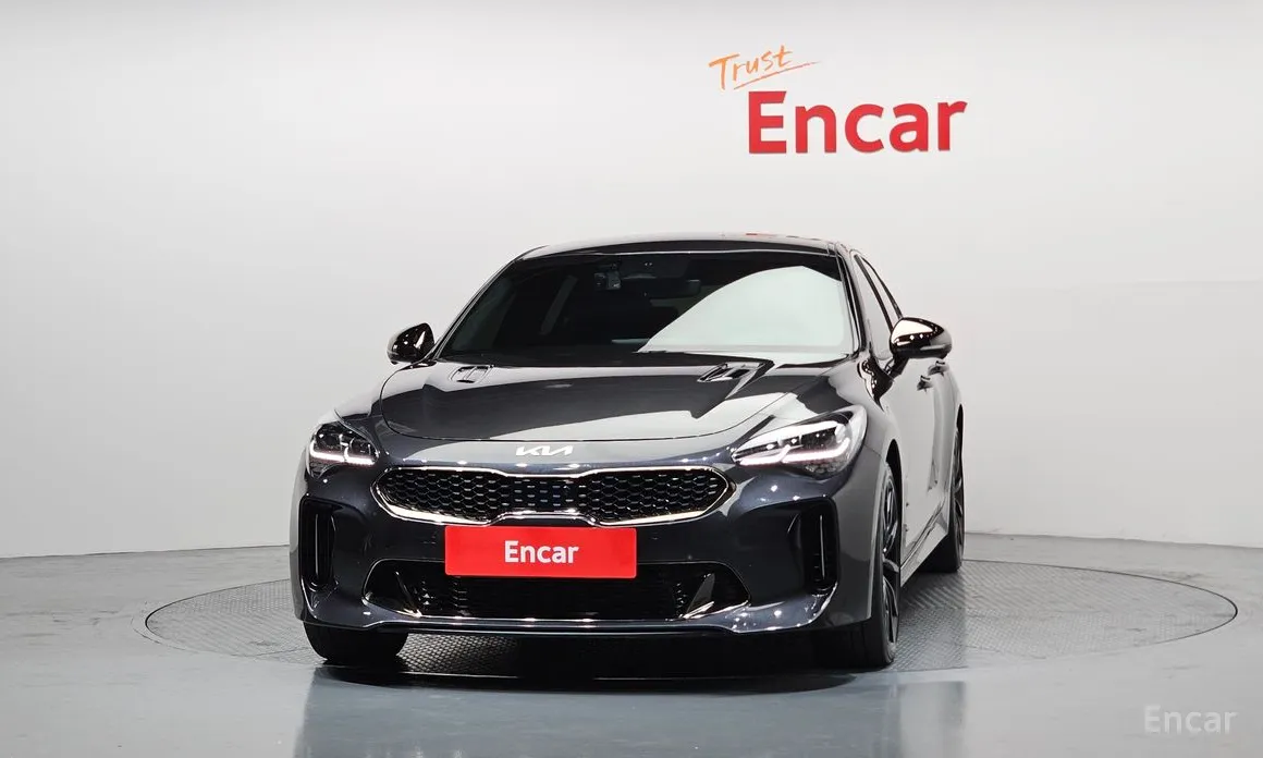 Фото 3 - Kia Stinger