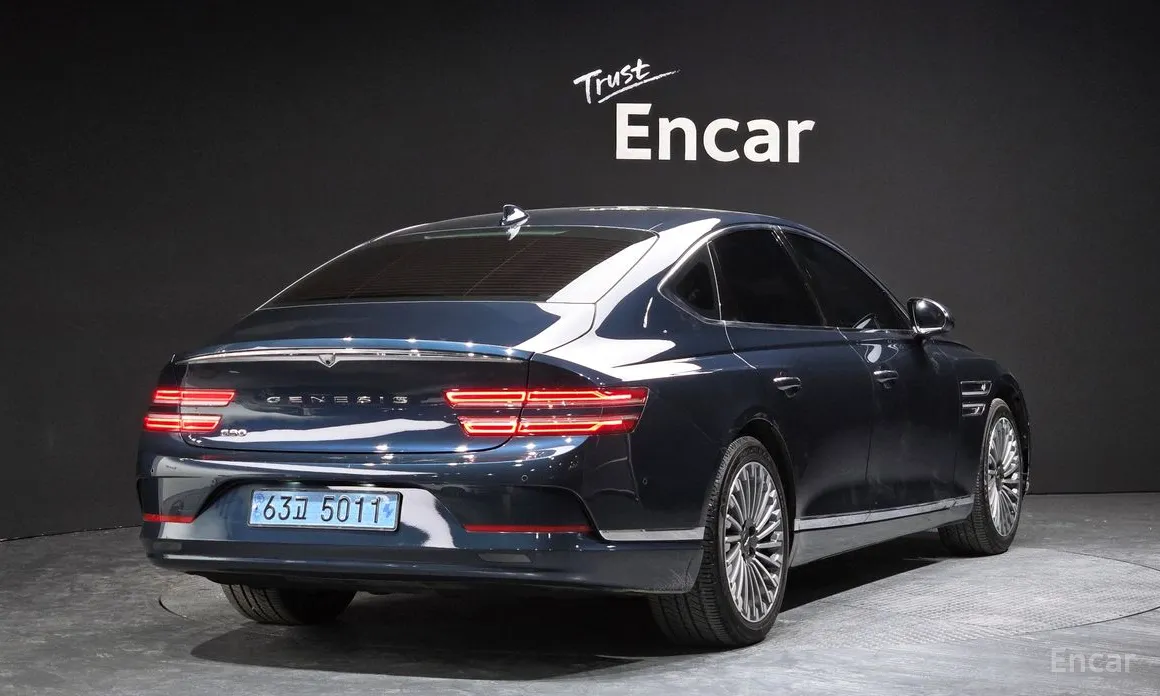 Фото 2 - Genesis G80