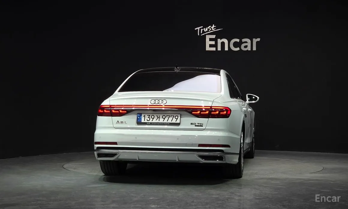 Фото 4 - Audi A8