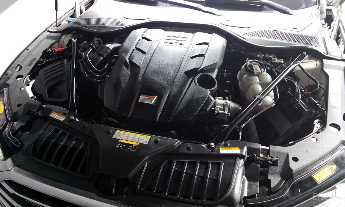 Фото 6 - Audi A8