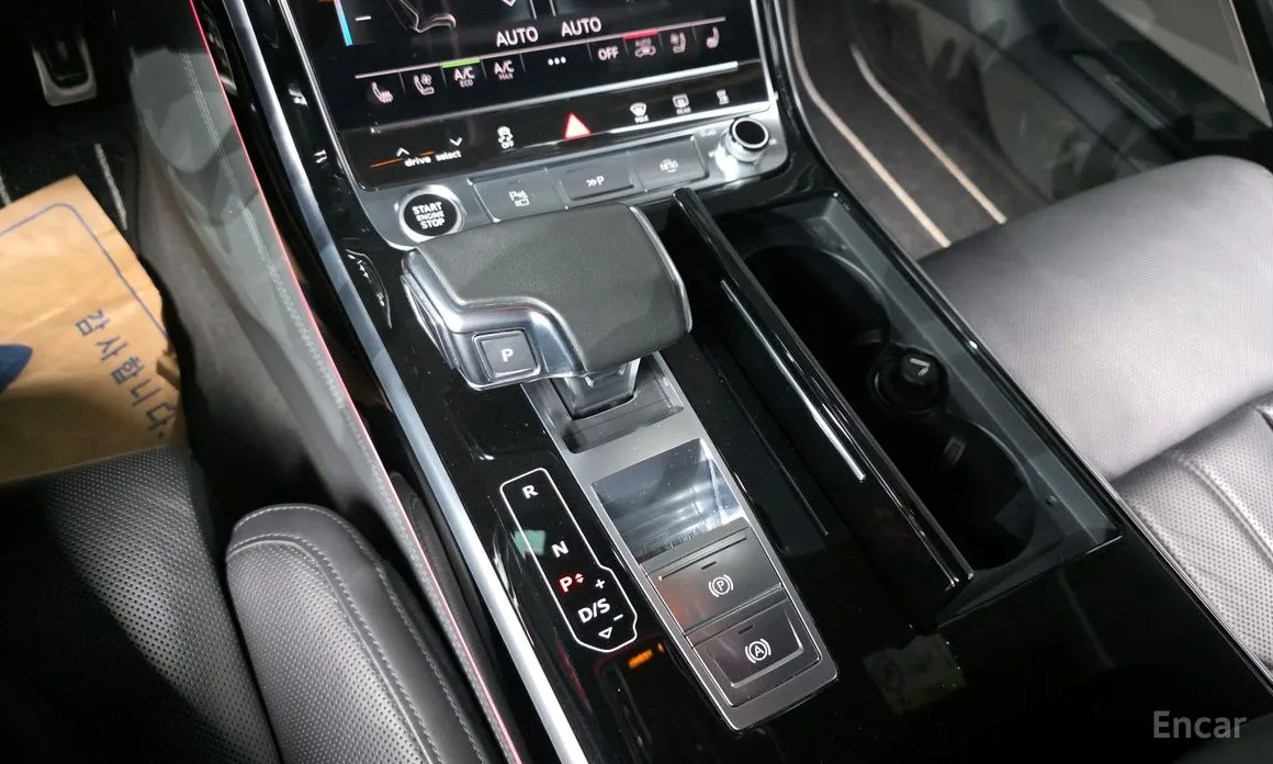 Фото 9 - Audi A8