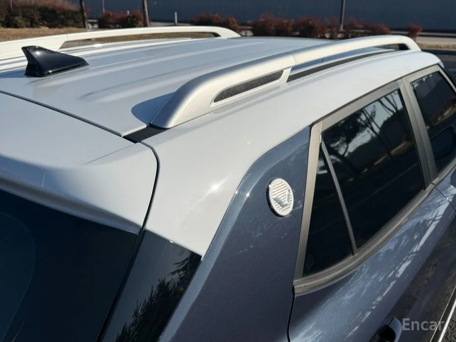 Photo 17 - Hyundai Venue