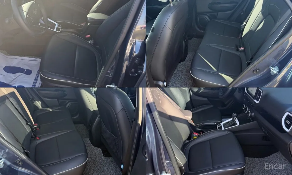 Photo 18 - Hyundai Venue