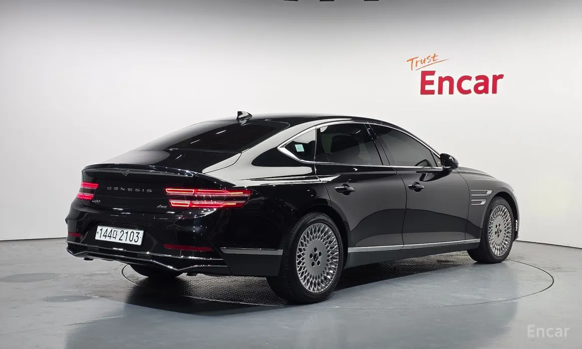 Фото 2 - Genesis G80