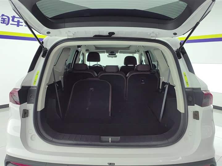 Фото 4 - Geely Okavango