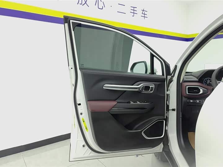 Фото 7 - Geely Okavango