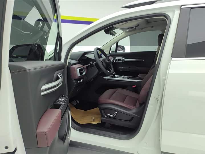 Фото 9 - Geely Okavango