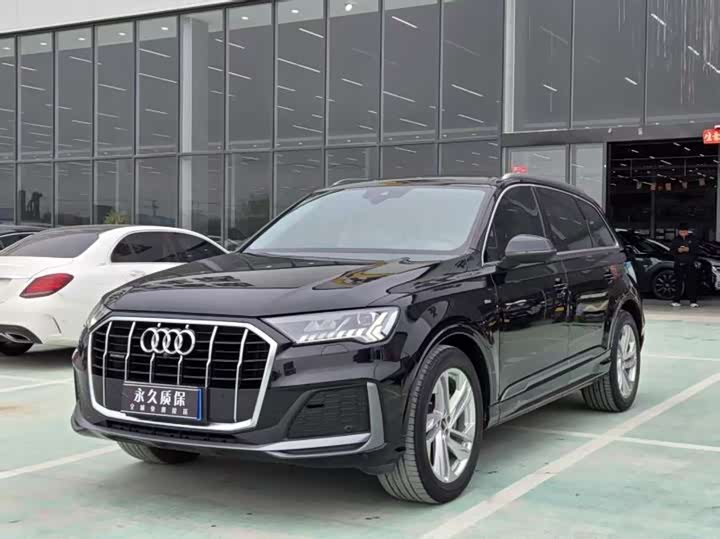 Фото 1 - Audi Q7