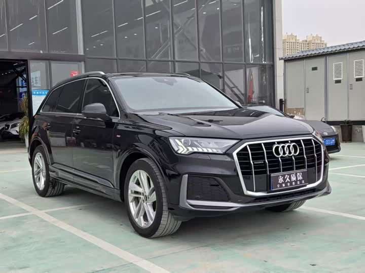 Фото 3 - Audi Q7