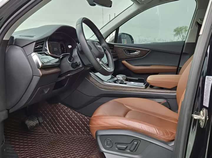 Фото 5 - Audi Q7