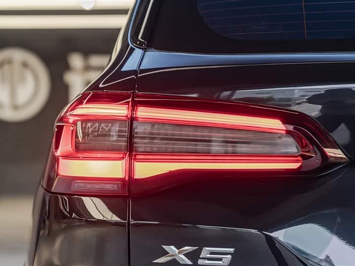 Фото 8 - BMW X5