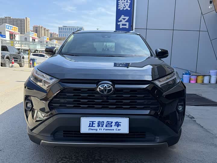 Фото 2 - Toyota RAV4