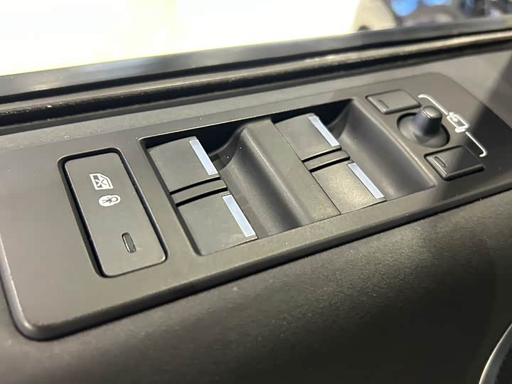 Фото 7 - Land Rover Discovery