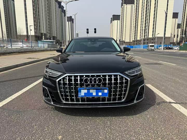 Фото 2 - Audi A8