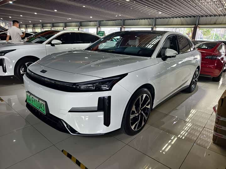 Фото 1 - Geely Galaxy L6