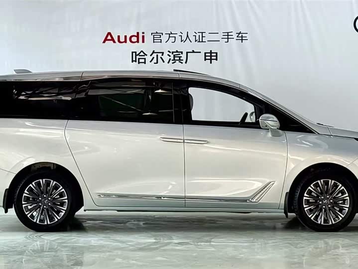 Photo 5 - Buick GL8 ES