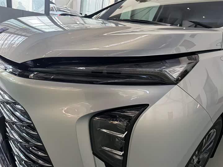 Photo 6 - Buick GL8 ES