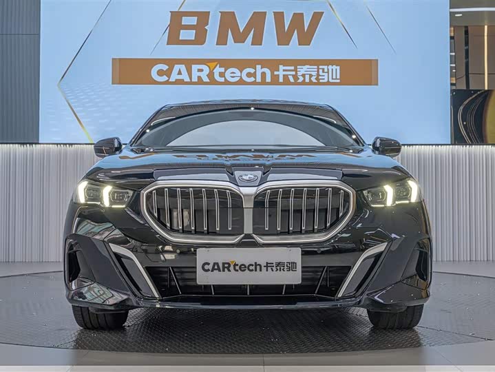 Фото 2 - BMW 5 Series