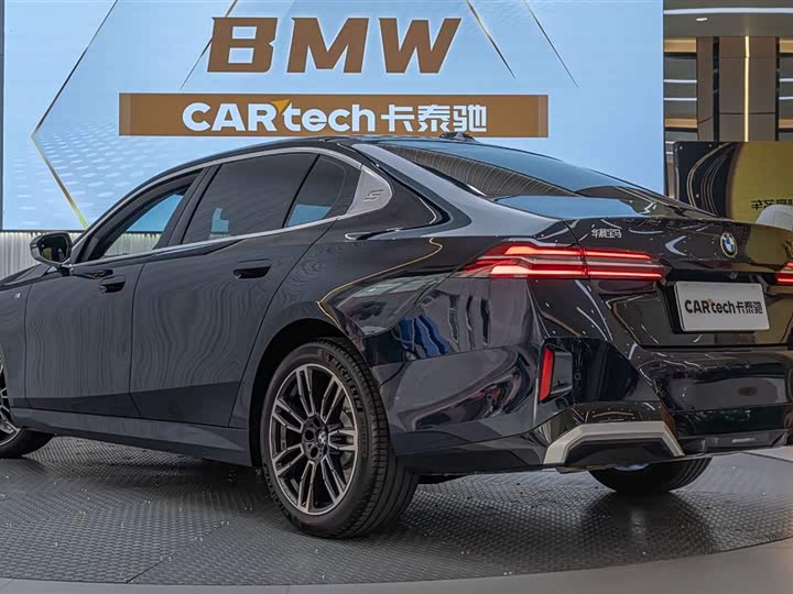 Фото 5 - BMW 5 Series