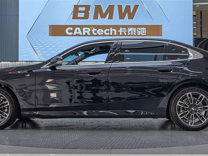 Фото 6 - BMW 5 Series