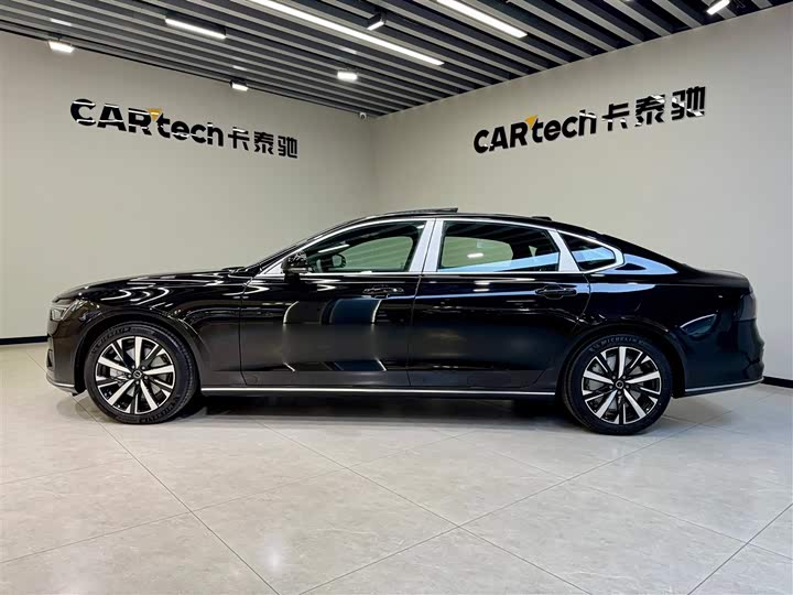 Photo 3 - Volvo S90