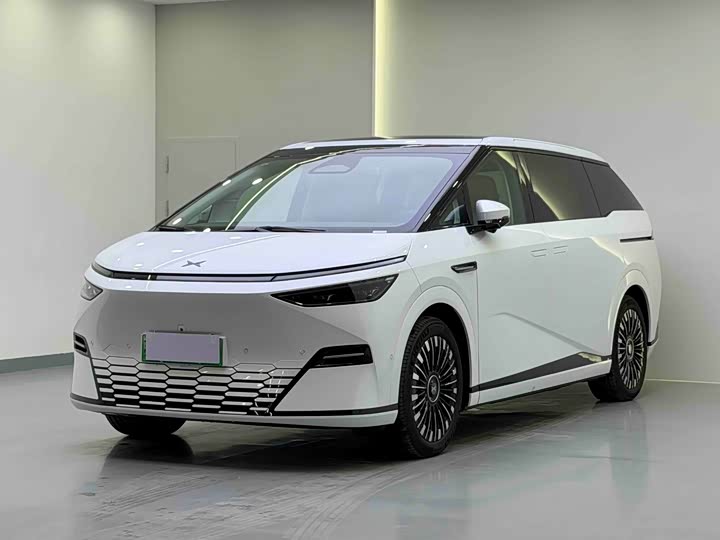 Фото 1 - XPeng X9