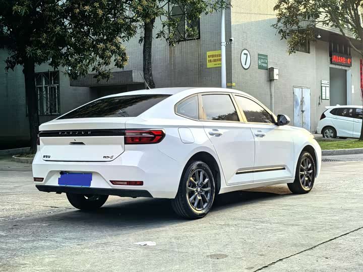 Baojun RC-5 2020 2020款 1.5L CVT智耀精英型