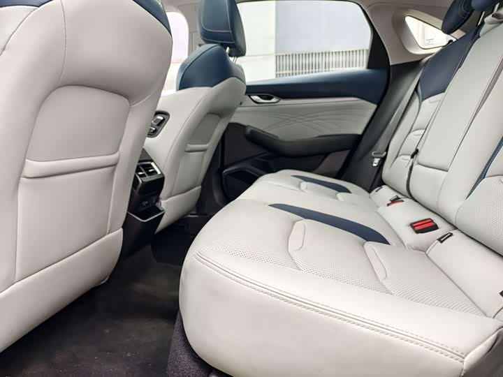 Фото 5 - Geely Preface