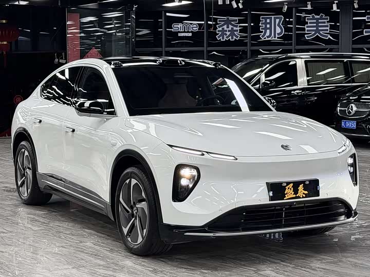 Фото 3 - Nio EC6