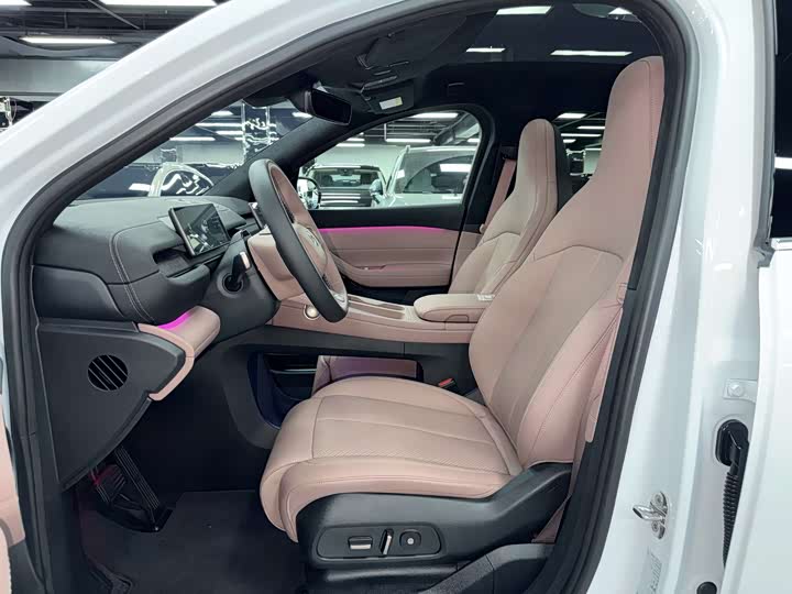 Фото 8 - Nio EC6