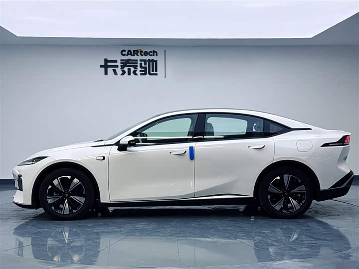 Фото 8 - Changan Deepal SL03