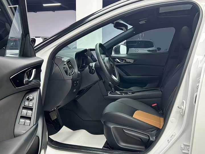 Фото 9 - Mazda CX-4