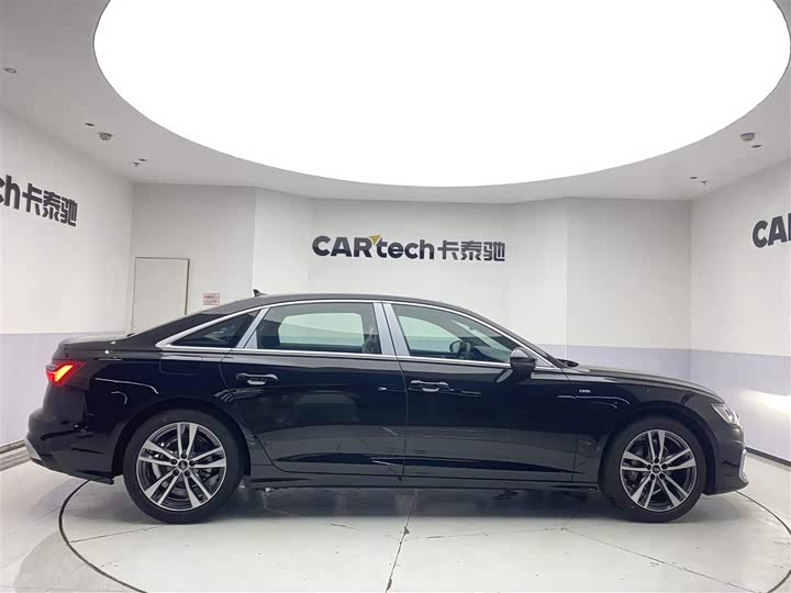 Фото 4 - Audi A6L