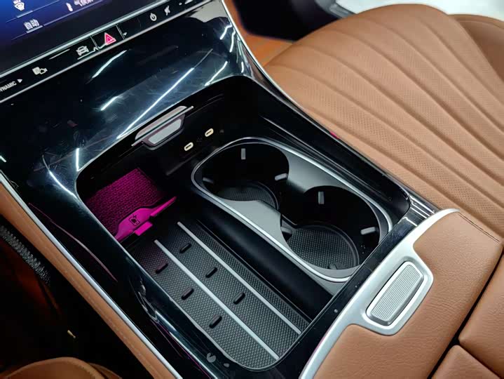 Фото 9 - Mercedes-Benz S-Class