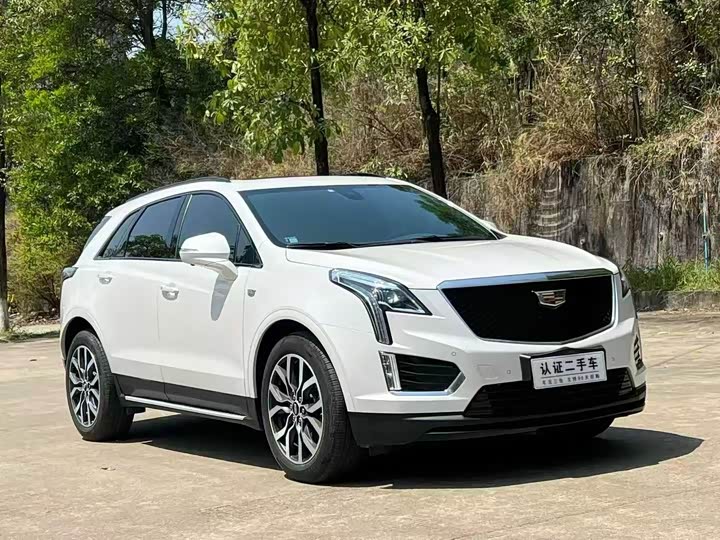 Photo 3 - Cadillac XT5