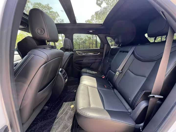 Photo 6 - Cadillac XT5