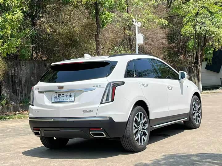 Photo 9 - Cadillac XT5