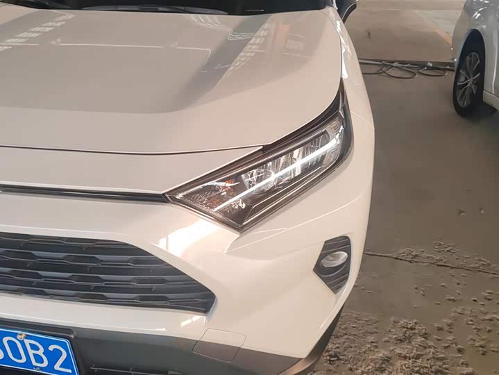 Фото 5 - Toyota RAV4