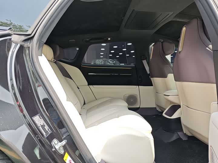 Фото 8 - Avatr 12