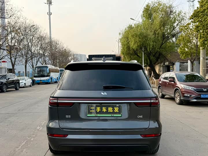 Фото 8 - LiXiang One