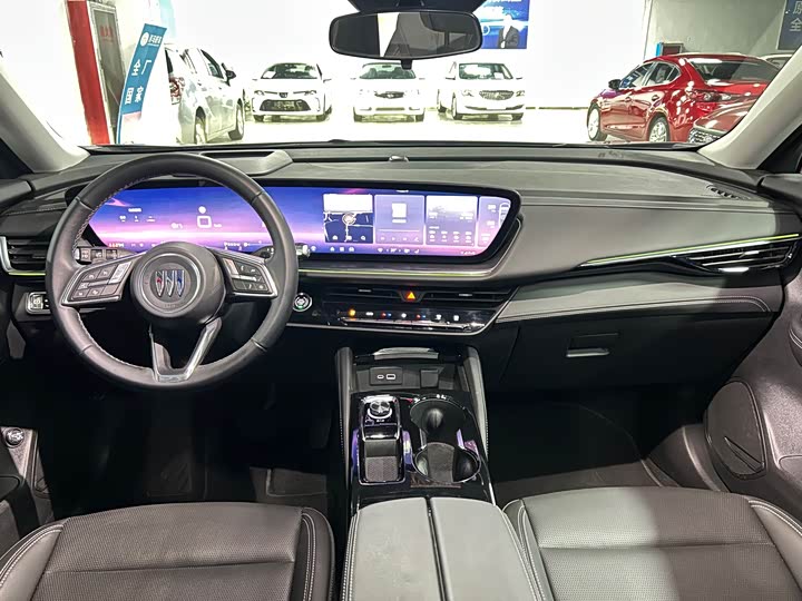 Photo 6 - Buick Envision S