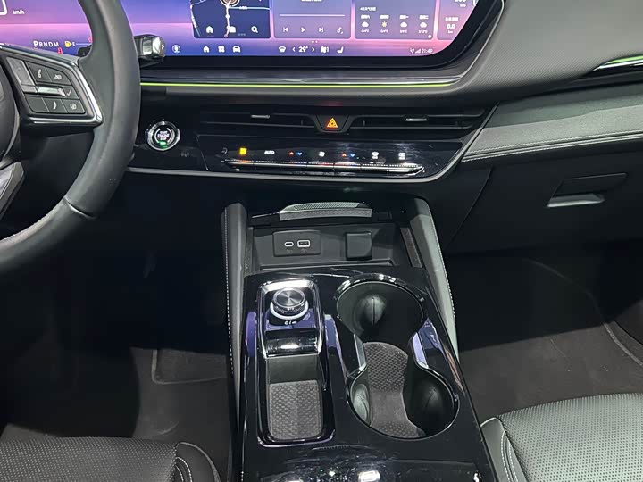 Photo 8 - Buick Envision S
