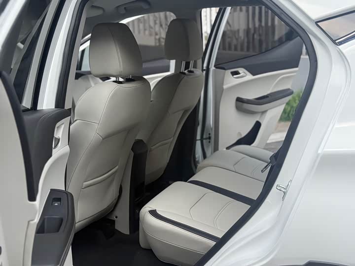 Фото 5 - BYD Yuan Pro